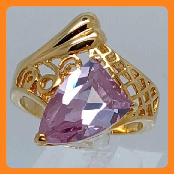 Unique Vintage Jewelry - Vintage 1990s Bold Gold Tone Purple Lilac Statement Ring New-Old-Stock Size 8